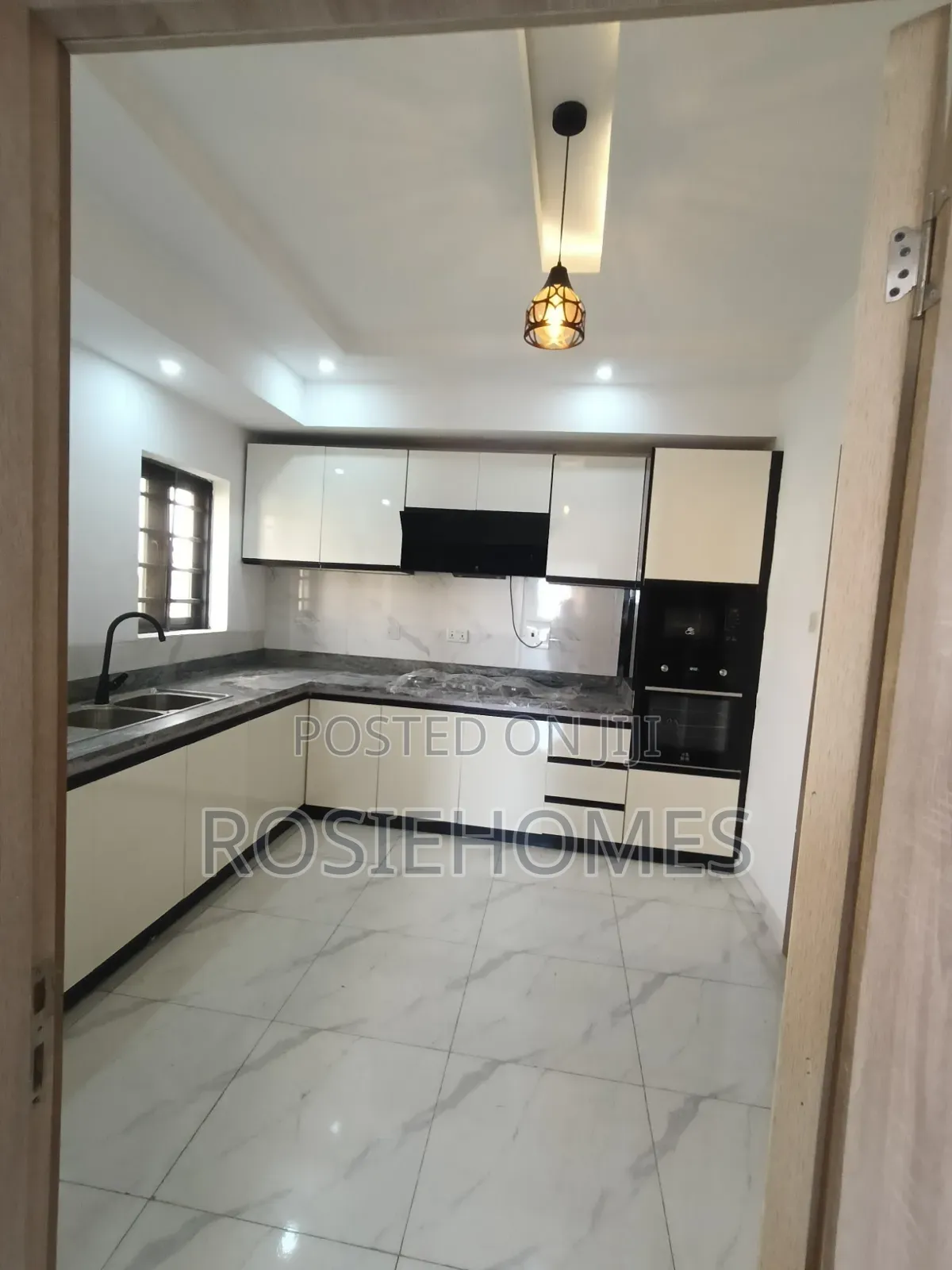 4bdrm Duplex in Metro Estate, Sangotedo for rent in Sangotedo