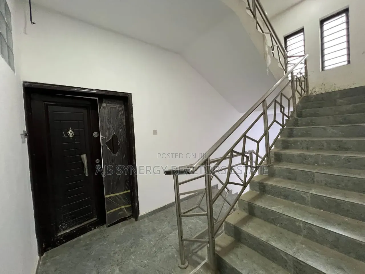 3bdrm Block of Flats in Ikate for sale in Ikate