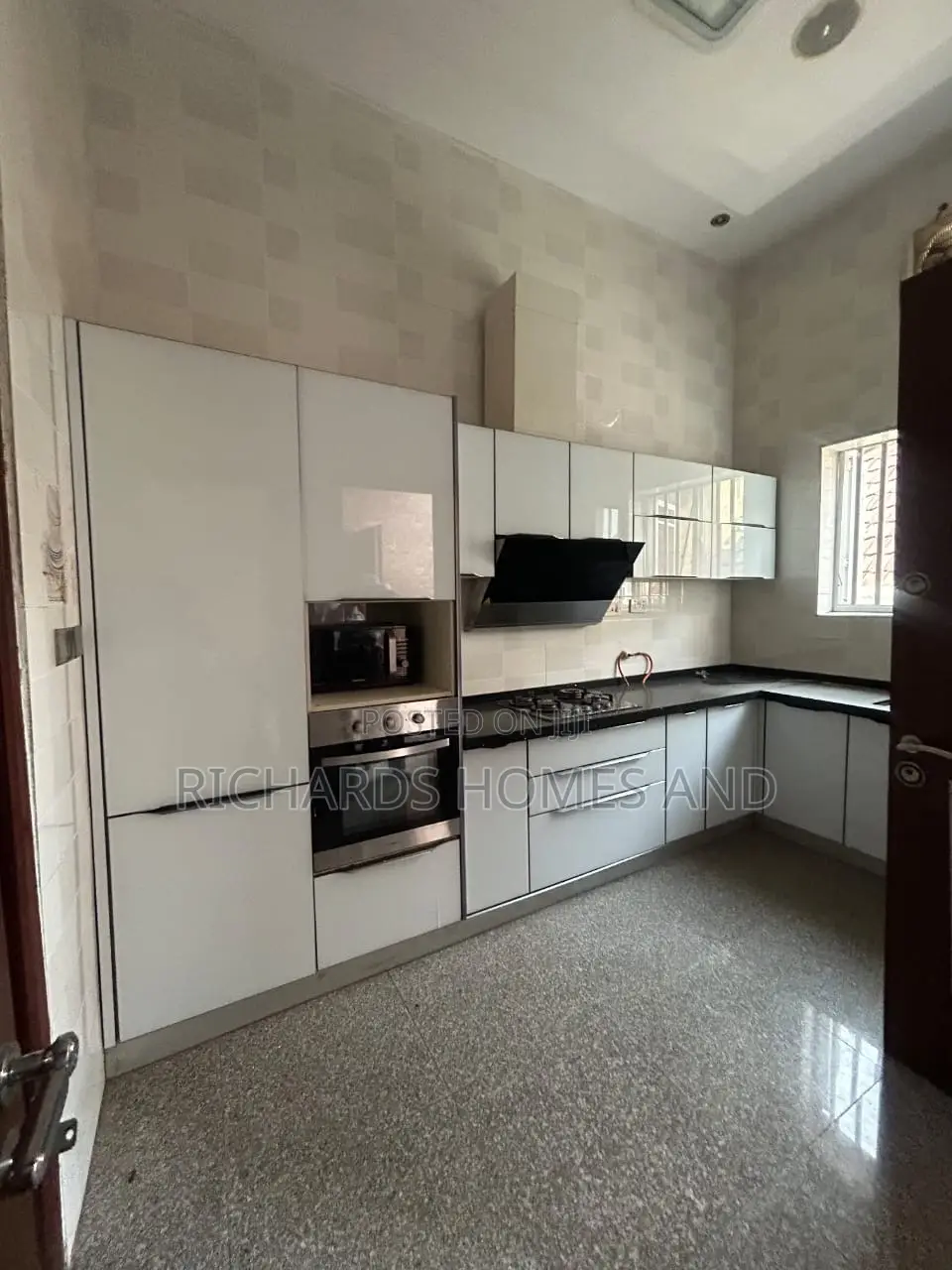 3bdrm Apartment in Banana Island for rent in Banana Island