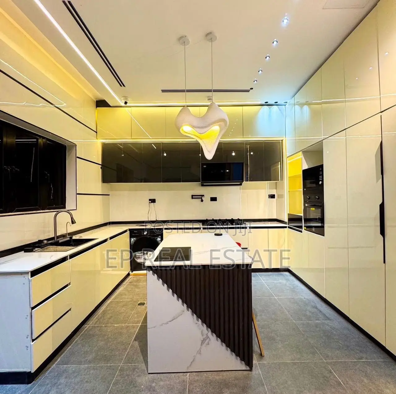 5bdrm House in Guzape District for sale in Guzape District