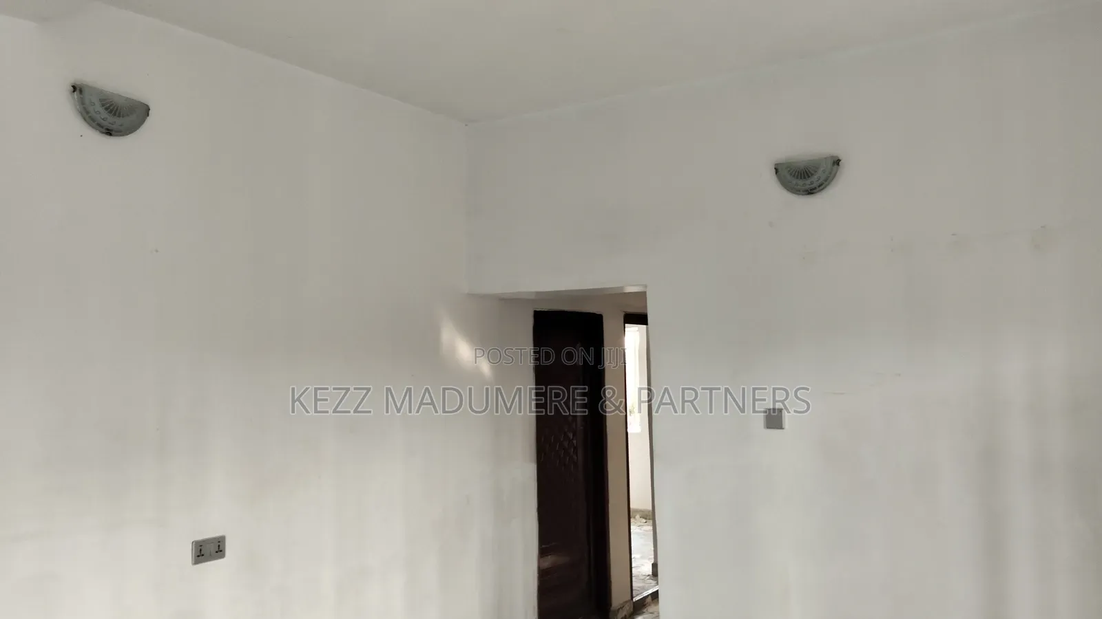 2bdrm Block of Flats in Rd 20 Sars Rd , With, Rumuahalu for rent in Rumuahalu
