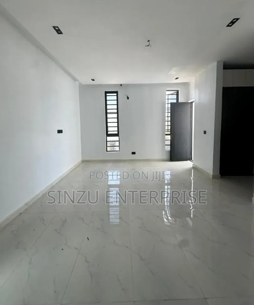 Furnished 1bdrm Apartment in Chevron for rent in Chevron