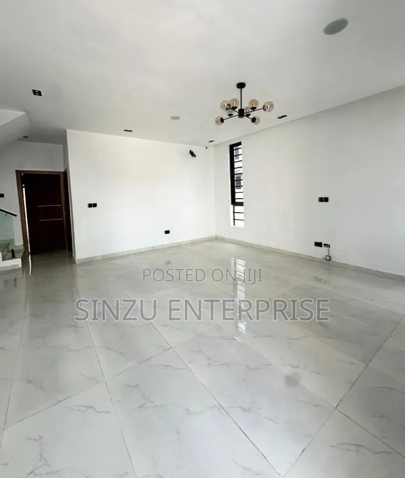 Furnished 1bdrm Apartment in Chevron for rent in Chevron