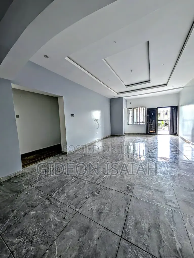 3bdrm Apartment in Shelter Estate, Uyo for rent in Uyo