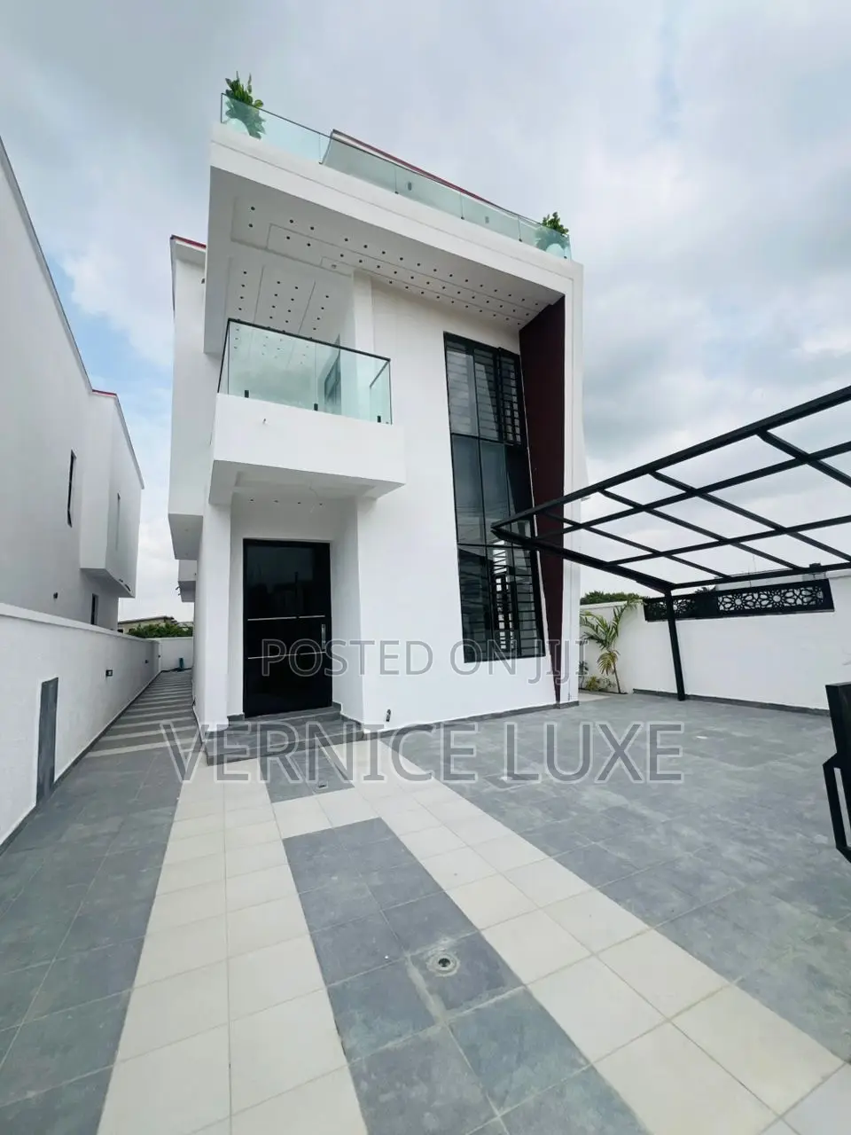 5bdrm Duplex in Sangotedo for sale in Sangotedo