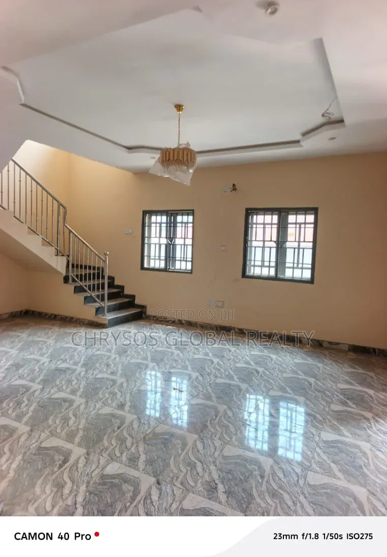 4bdrm Duplex in Okebadan Estate for rent in Akobo