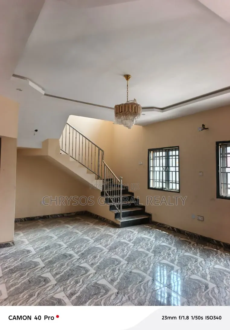 4bdrm Duplex in Okebadan Estate for rent in Akobo