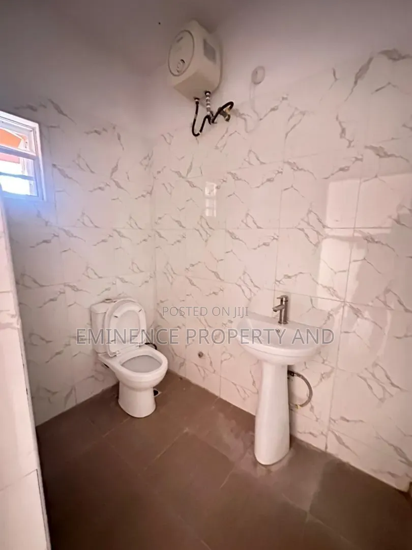 4bdrm Duplex in Ikota for rent in Ikota