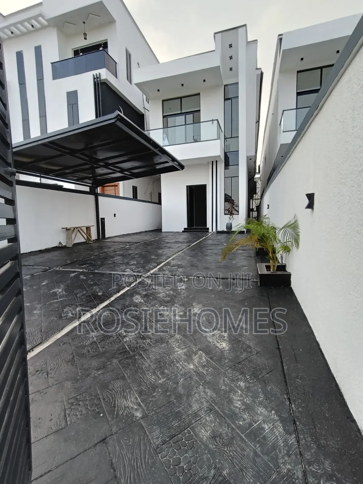 5bdrm Duplex in View Estate, Sangotedo for sale in Sangotedo