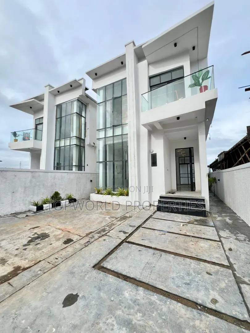 5bdrm Duplex in Chevron Lekki for sale in Chevron