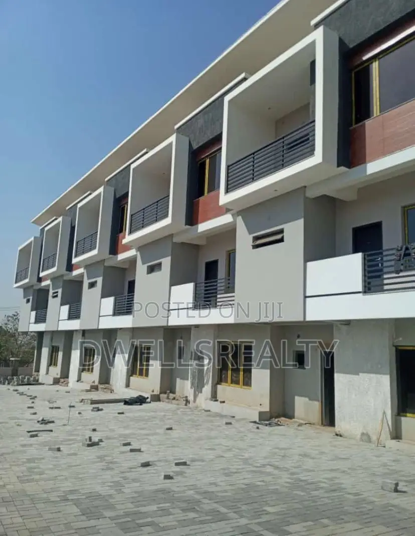 4bdrm Townhouse/Terrace in Boite 311, Life Camp for sale in Life Camp