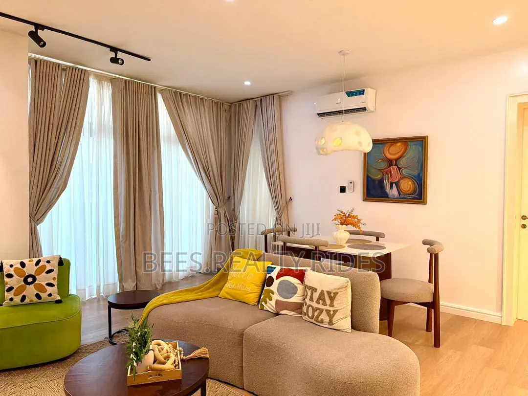 Brand New 1 Bedroom With a Pool, Ps5, Balcony a Washing Machine in Lekki Phase 1