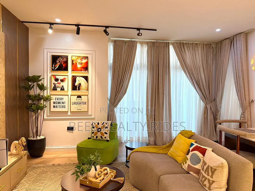 Brand New 1 Bedroom With a Pool, Ps5, Balcony a Washing Machine in Lekki Phase 1