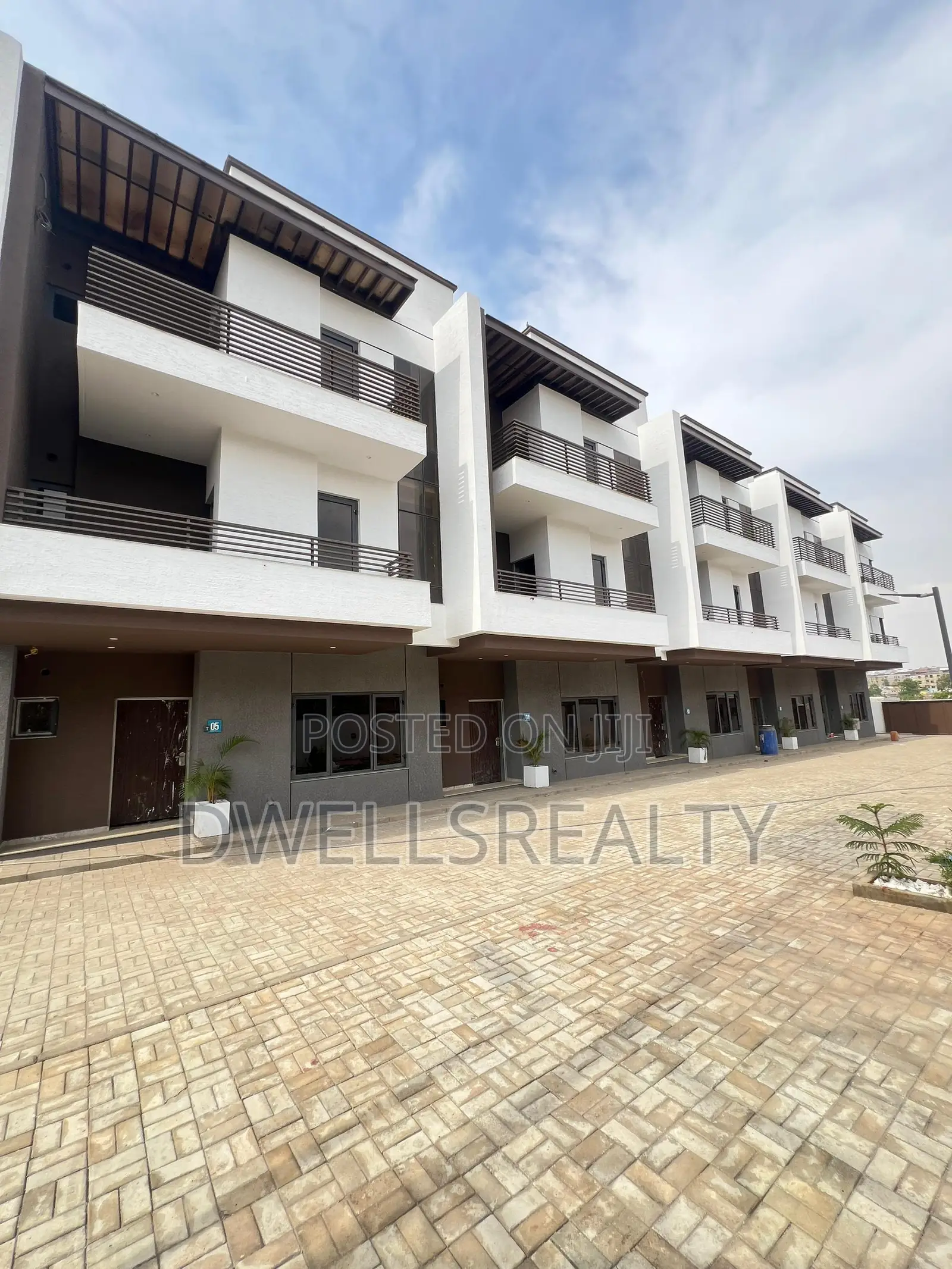 4bdrm Duplex in Boite Azure By, Mabushi for sale in Mabushi