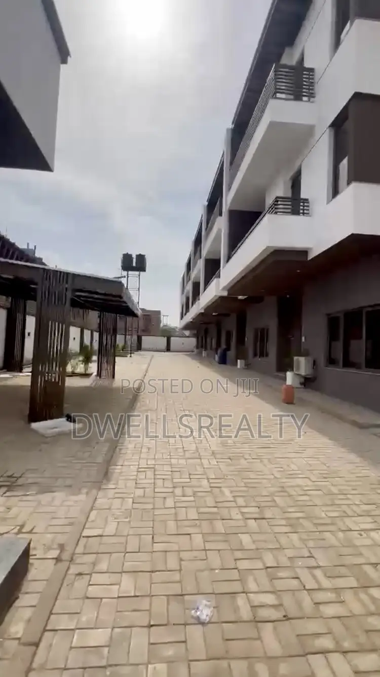 4bdrm Duplex in Boite Azure By, Mabushi for sale in Mabushi
