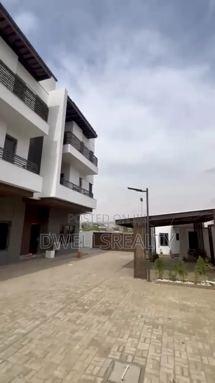 4bdrm Duplex in Boite Azure By, Mabushi for sale in Mabushi