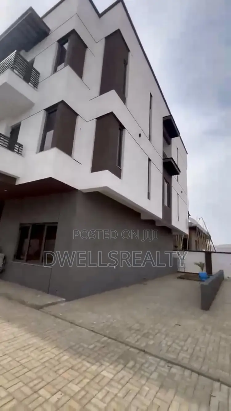 4bdrm Duplex in Boite Azure By, Mabushi for sale in Mabushi