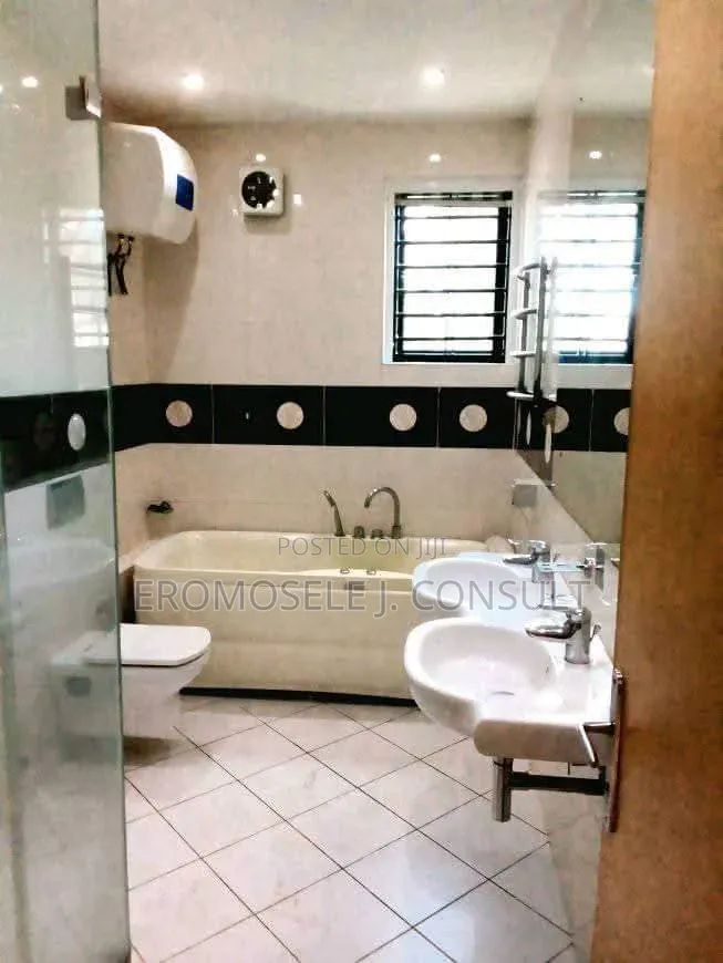 2bdrm Apartment in Banana Island for rent in Banana Island