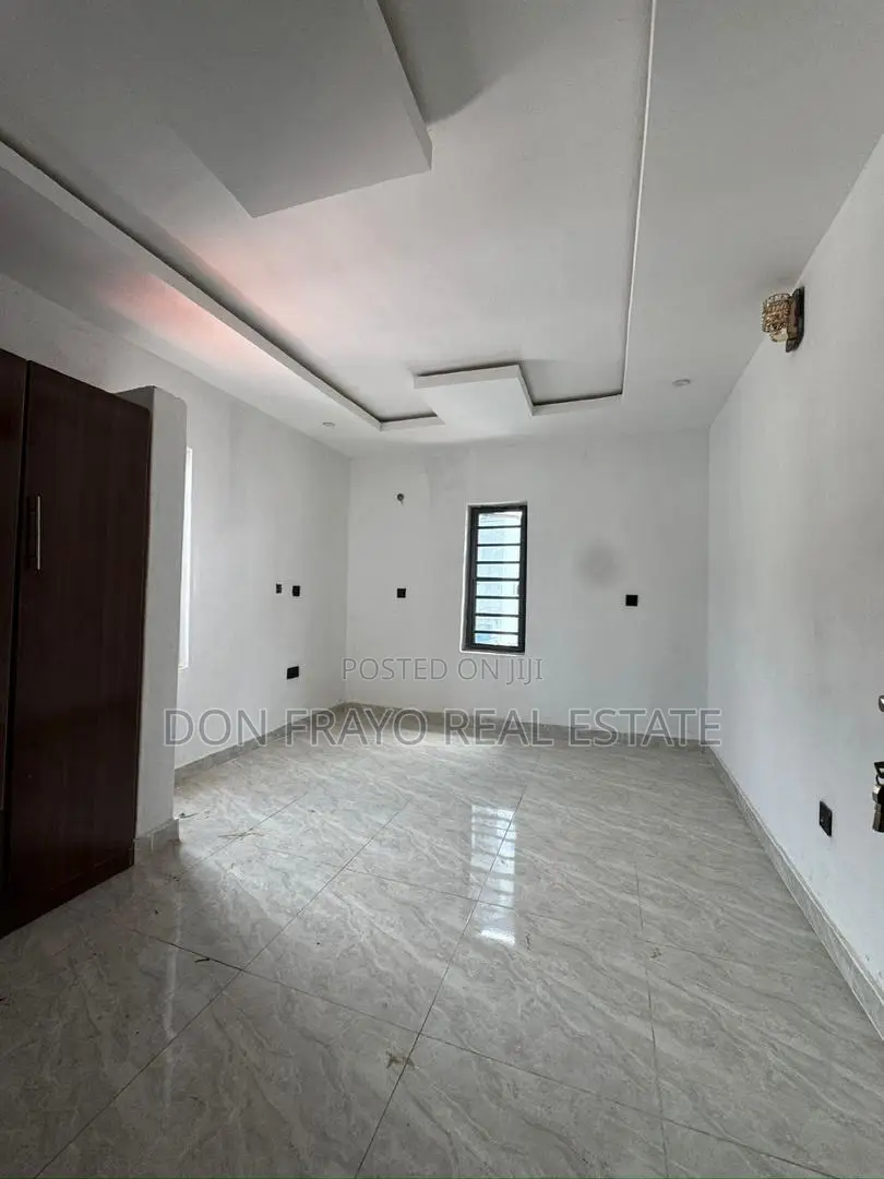 4bdrm Duplex in Onikoko Close, Agodi for rent in Agodi