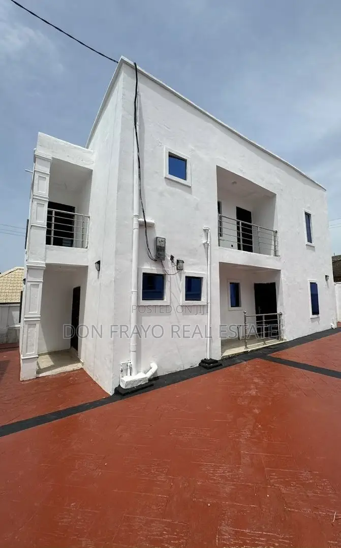 4bdrm Duplex in Onikoko Close, Agodi for rent in Agodi