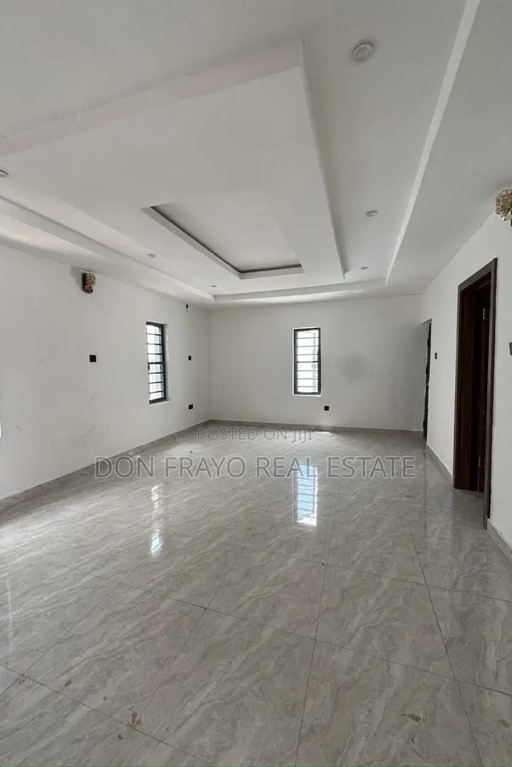 4bdrm Duplex in Onikoko Close, Agodi for rent in Agodi