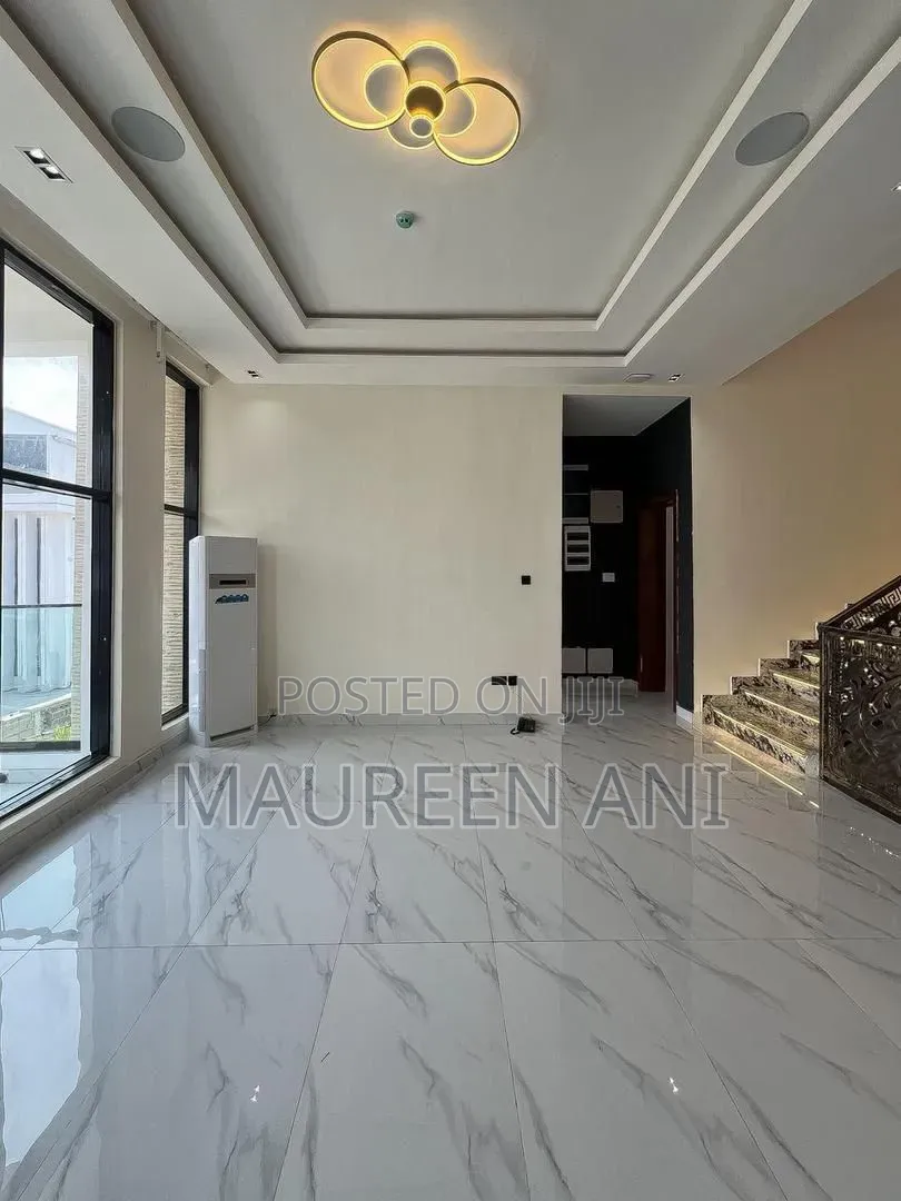 5bdrm Duplex in Ikate for sale in Ikate