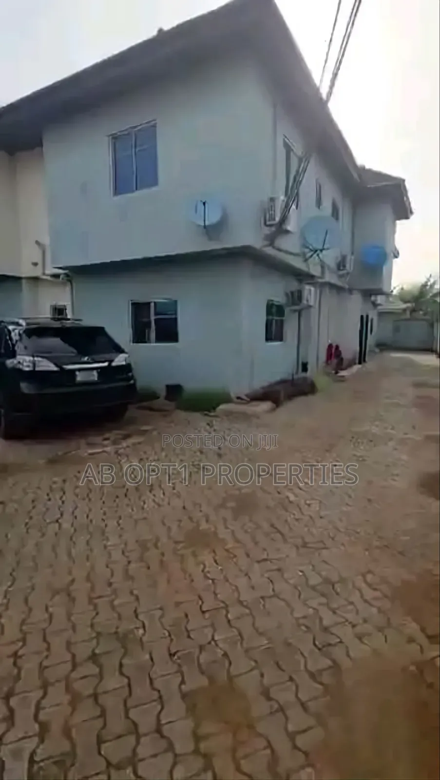 3bdrm Block of Flats in Ihama Road, Gra, Benin City for sale in Benin City
