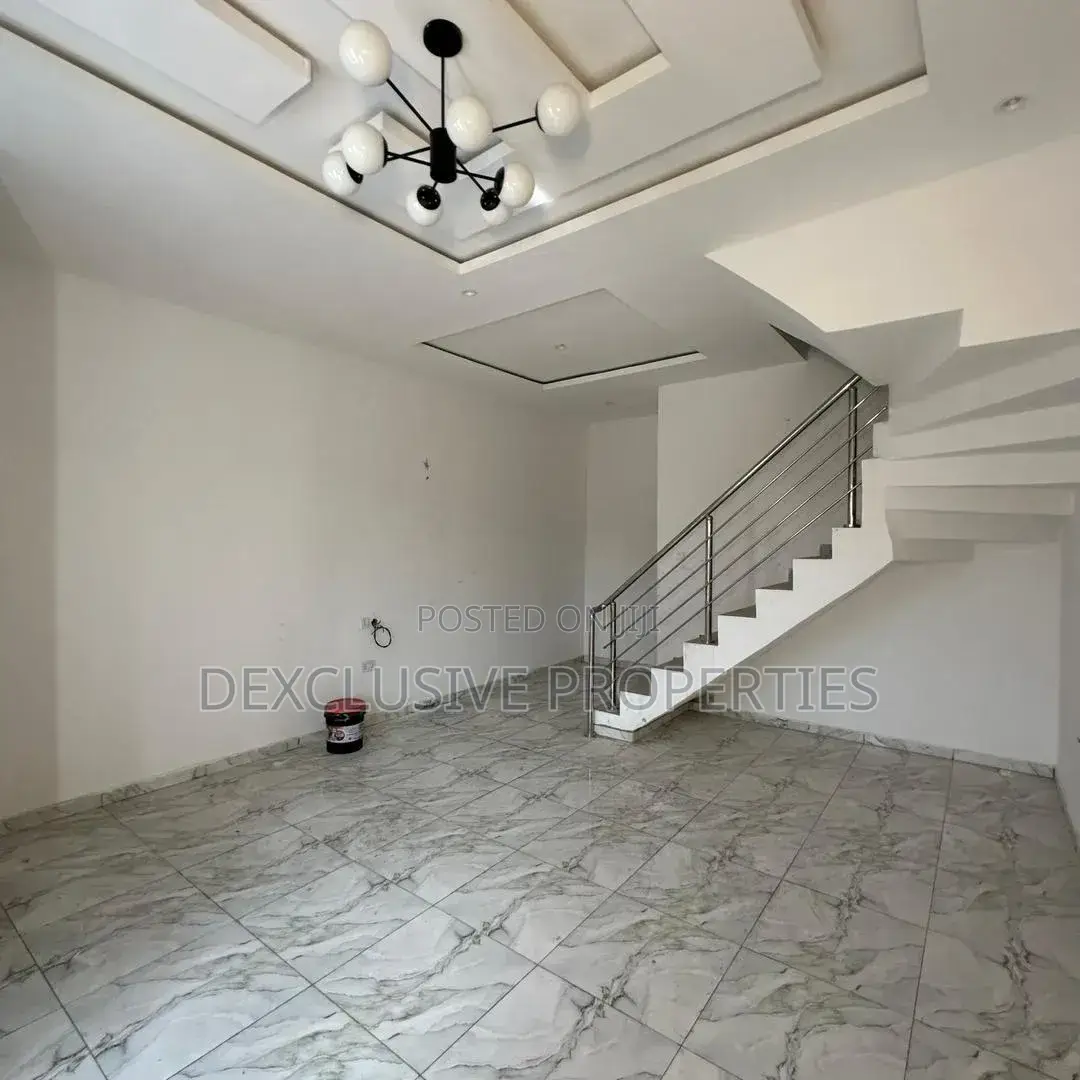 2bdrm Duplex in Lekki Expressway for sale in Lekki Expressway
