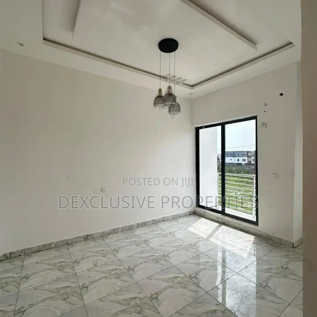 2bdrm Duplex in Lekki Expressway for sale in Lekki Expressway