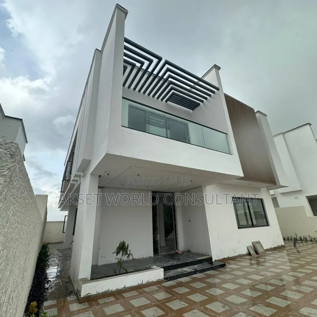 5bdrm Duplex in Lekki Phase 1 for sale in Lekki Phase 1