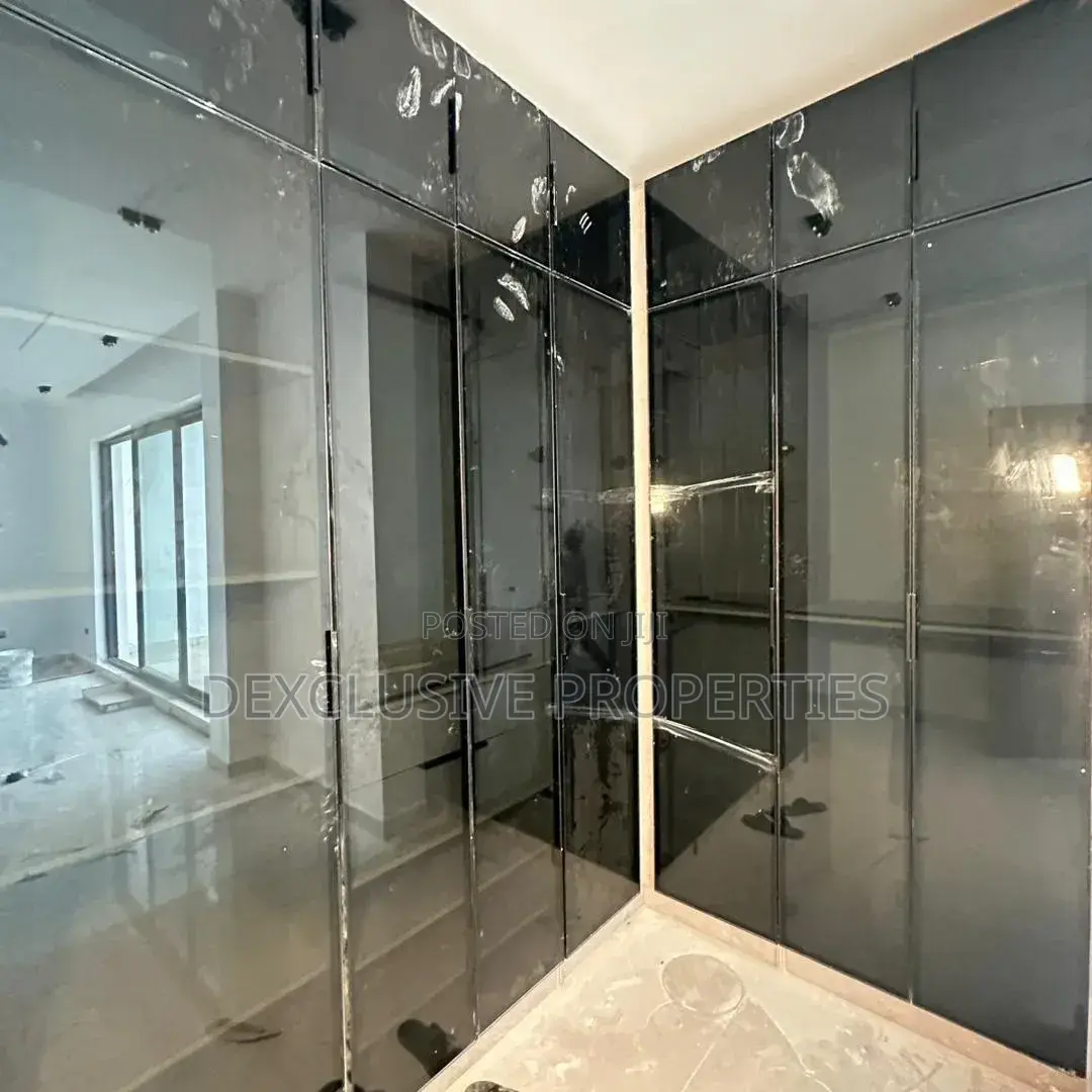 5bdrm Duplex in Lekki Phase 1 for sale in Lekki Phase 1