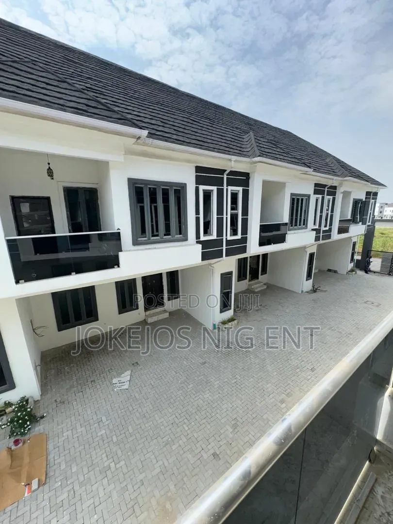 4bdrm Townhouse/Terrace in Royal Pine Estate, Lafiaji for sale in Lafiaji