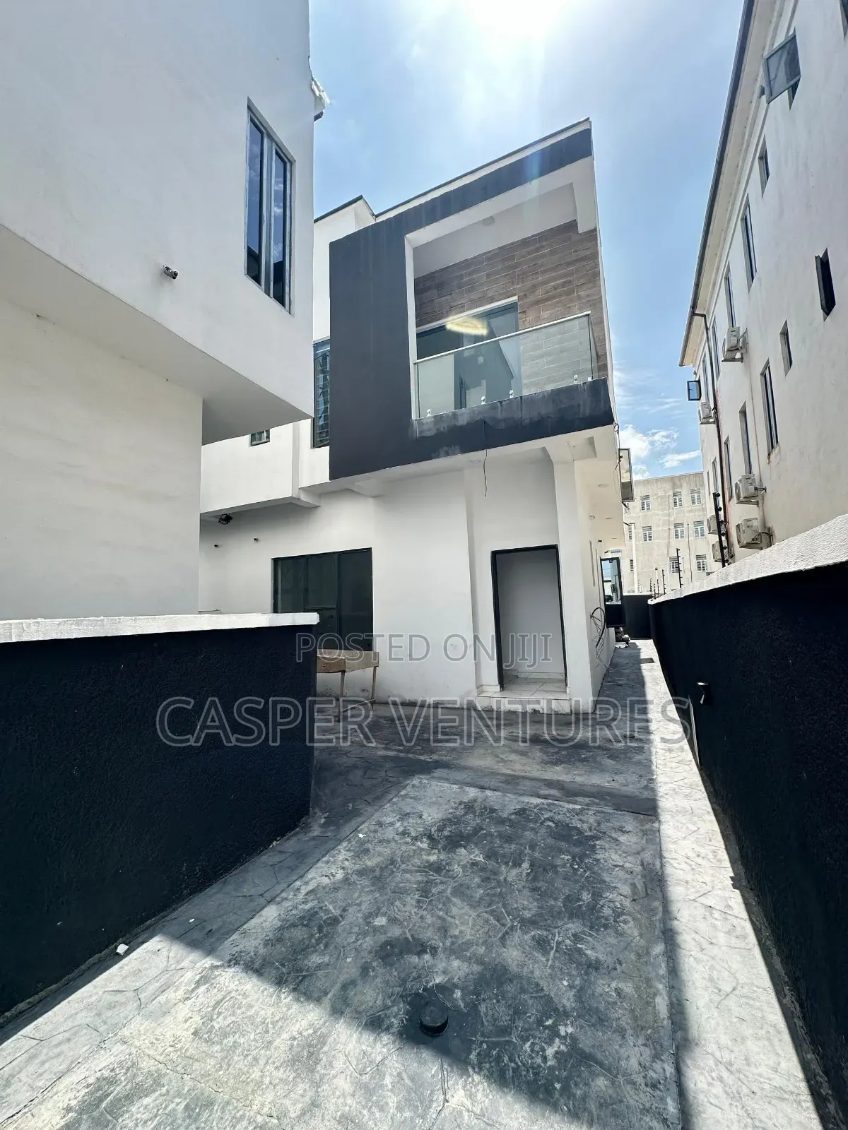 4bdrm Duplex in Vgc for sale in VGC / Ajah
