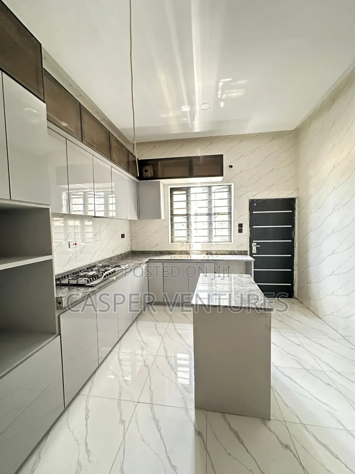 4bdrm Duplex in Vgc for sale in VGC / Ajah