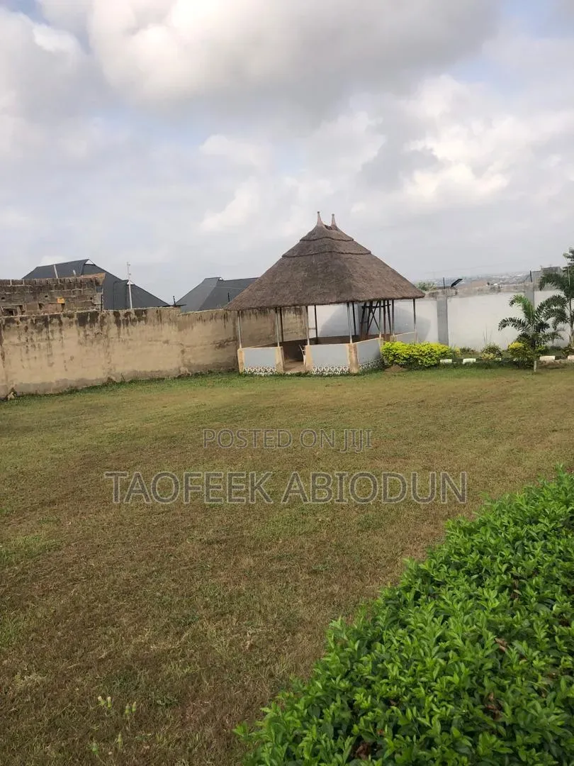 Furnished 4bdrm Duplex in Olorunda-Osun for sale in Olorunda-Osun