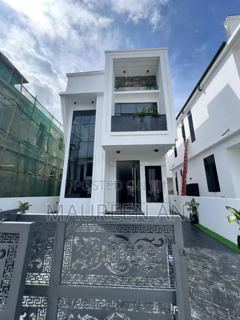 5bdrm Duplex in Chevron for sale in Chevron