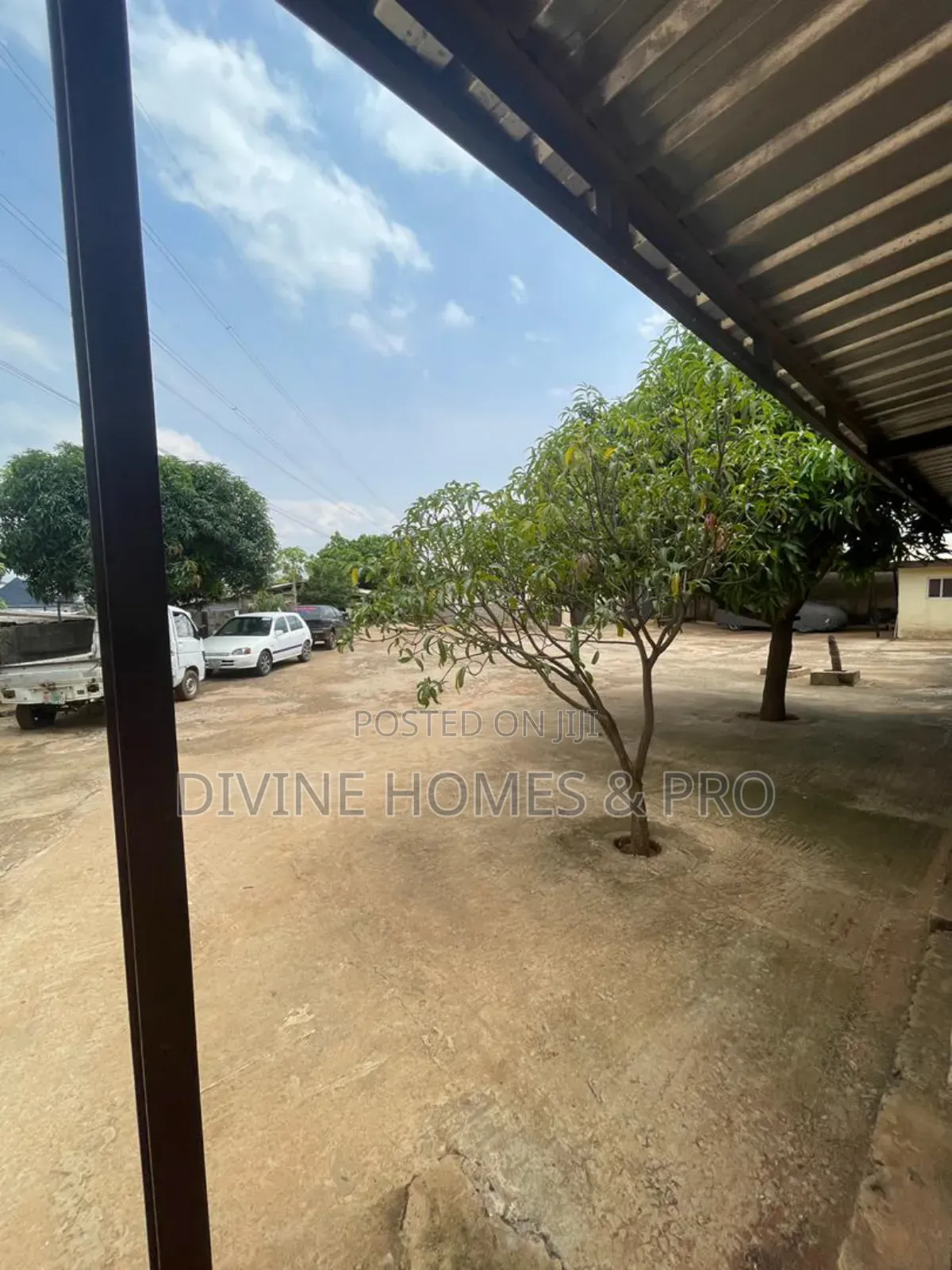 Massive Plot of Land With One Bedroom and Self Contain Building on It in Dutse-Alhaji