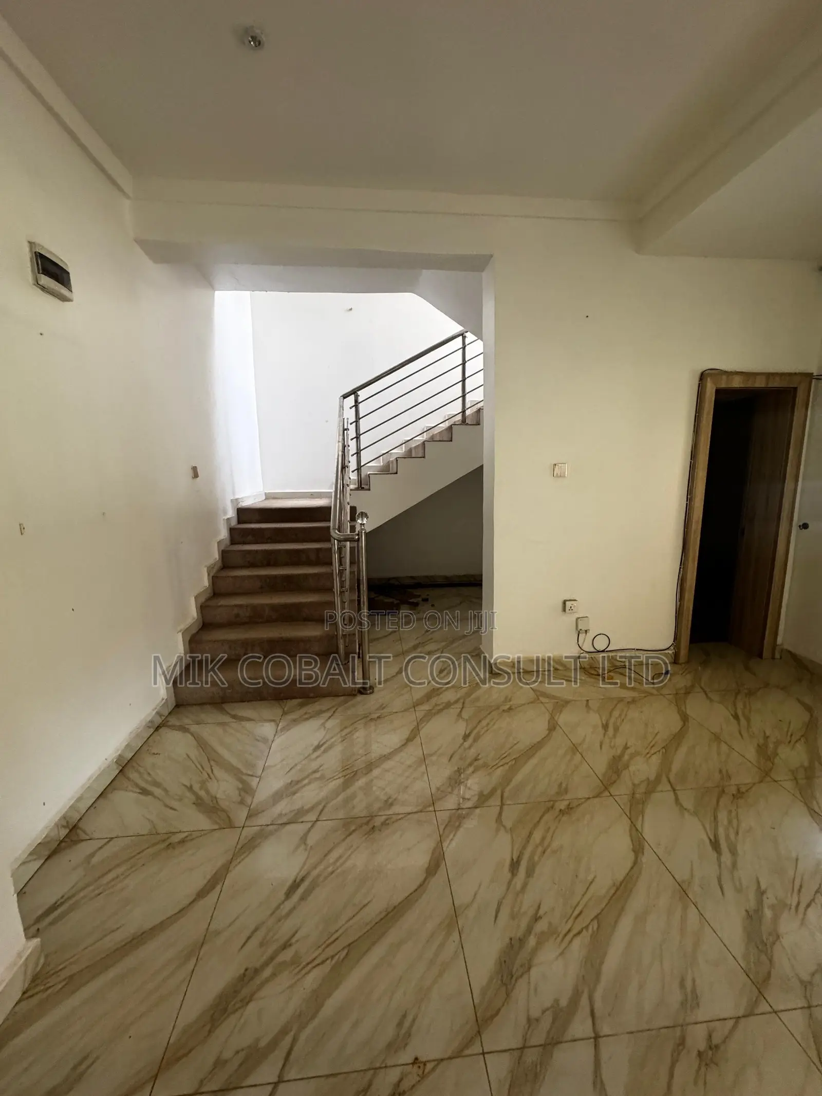 3bdrm Townhouse / Terrace in Diplomatic Zone, Katampe Extension in Katampe Extension