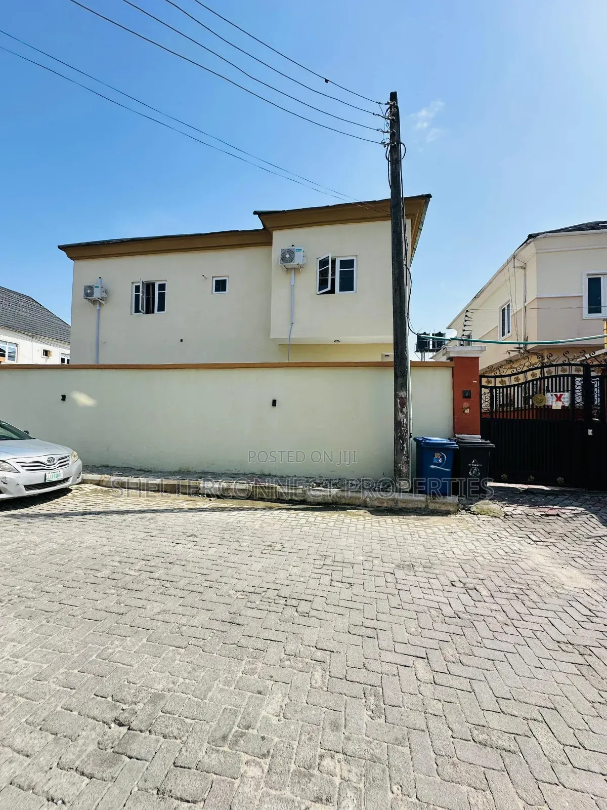 5bdrm Duplex in Chevron for rent in Chevron