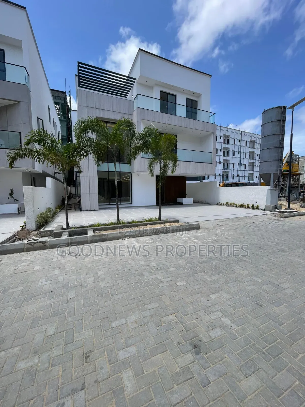 5bdrm Duplex in Lekki Phae1 for sale in Lekki Phase 1
