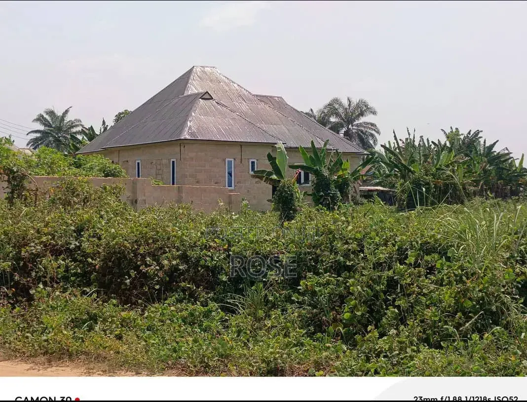 3bdrm Bungalow in Obio Etoi, Uyo for sale in Uyo