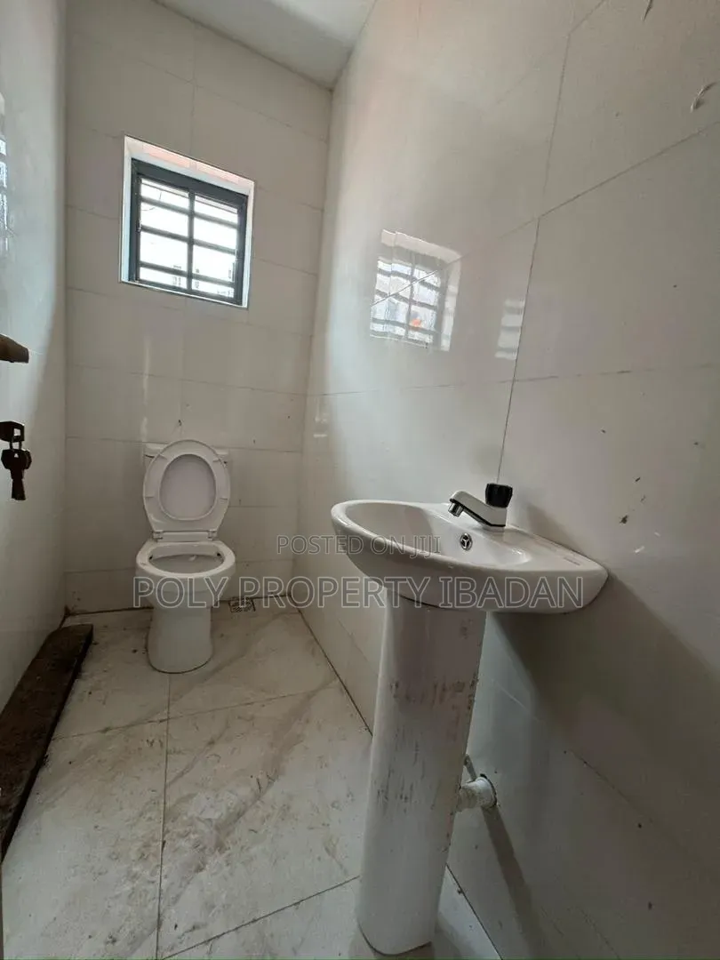 4bdrm Duplex in Agodi Gra, Akobo for rent in Akobo