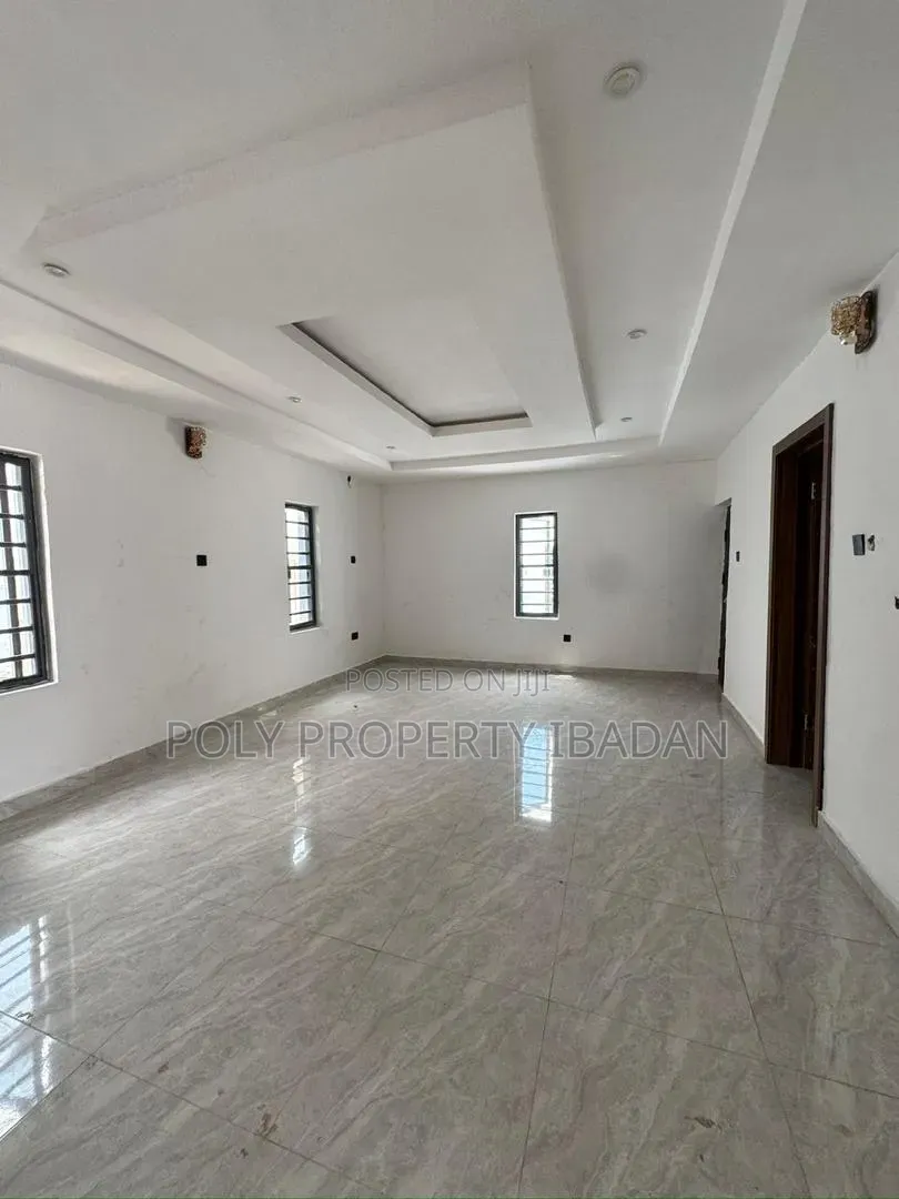 4bdrm Duplex in Agodi Gra, Akobo for rent in Akobo