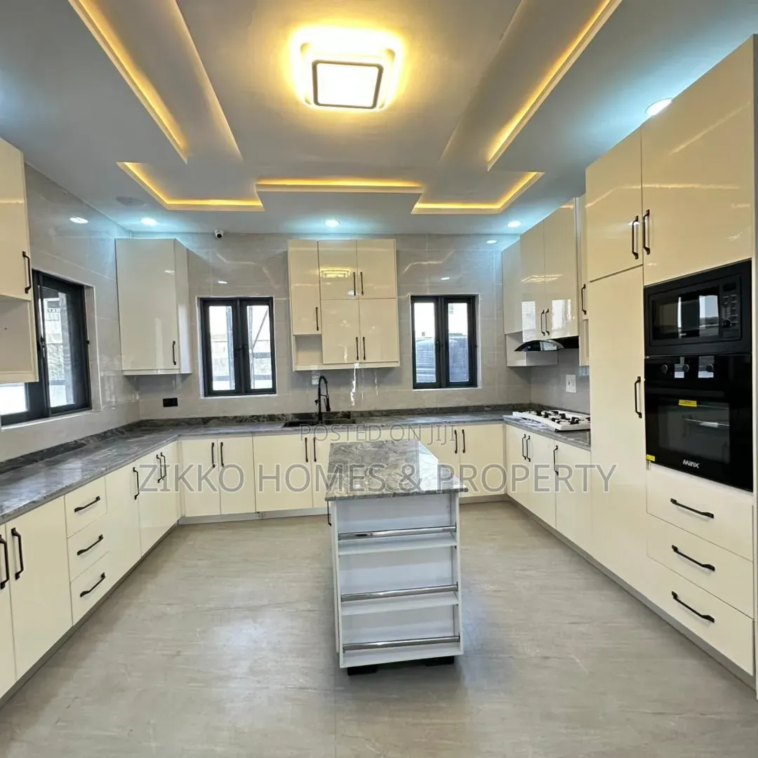 4bdrm Duplex in Osapa London for sale in Osapa london