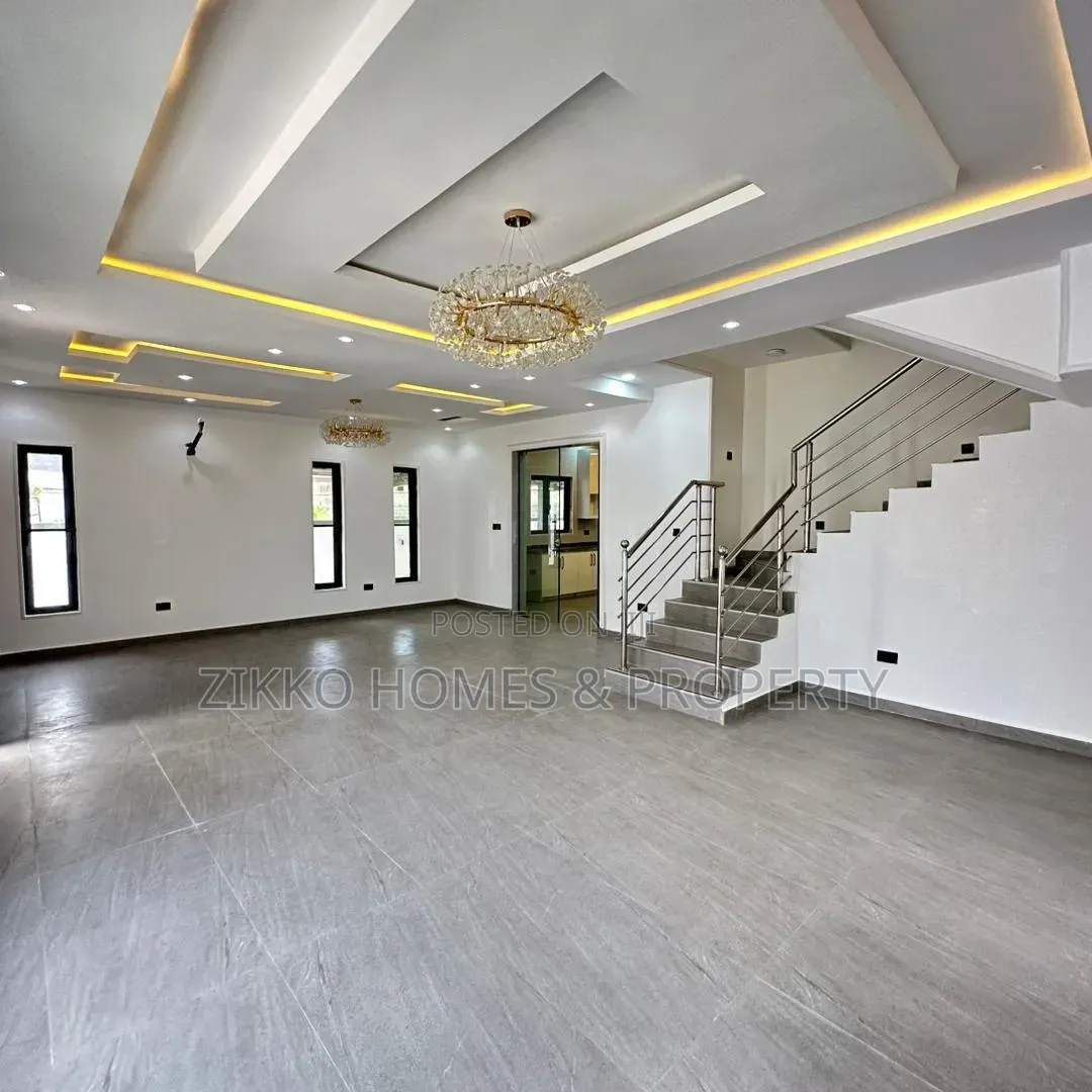 4bdrm Duplex in Osapa London for sale in Osapa london