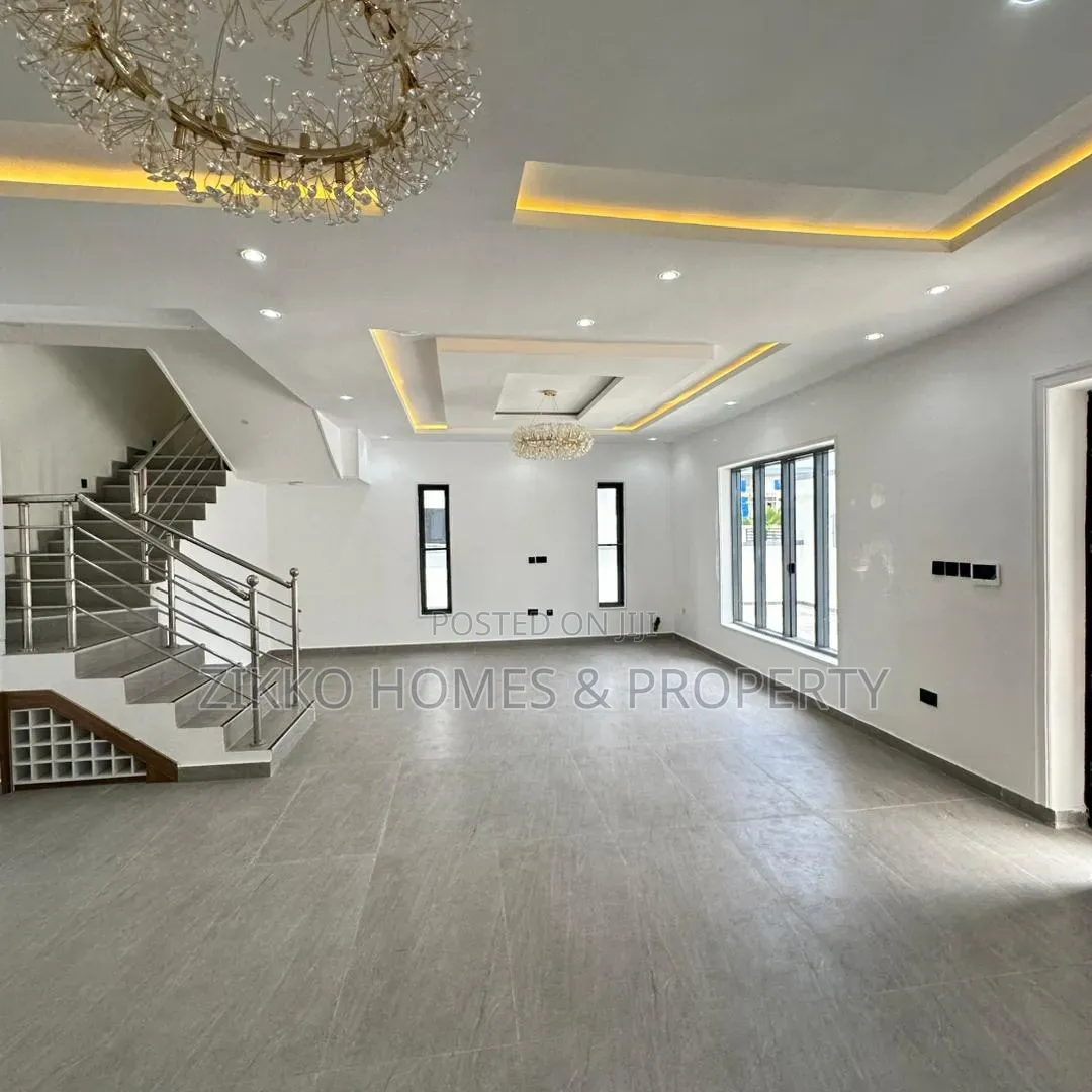 4bdrm Duplex in Osapa London for sale in Osapa london