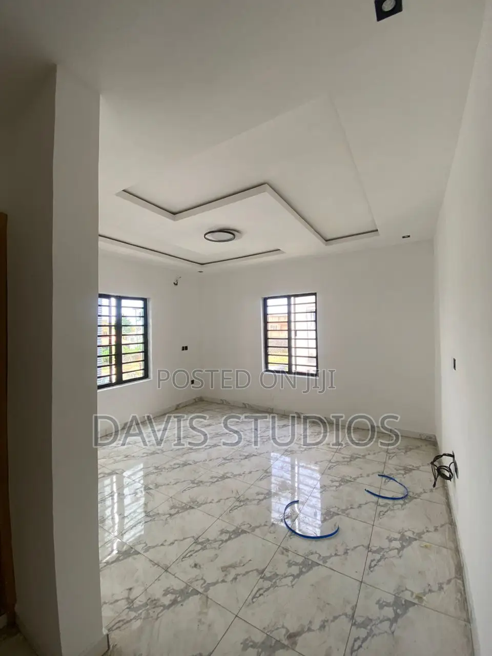 4bdrm Duplex in Millennium, Millenuim/UPS for sale in Millenuim/UPS