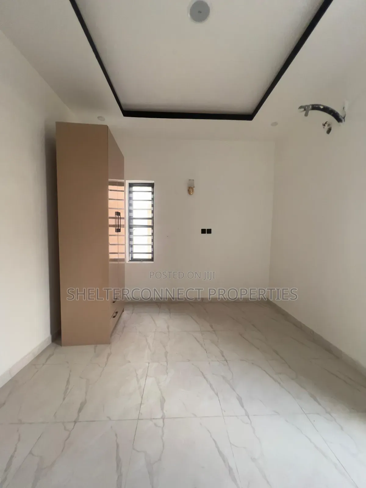 5bdrm Duplex in Chevron for sale in Chevron