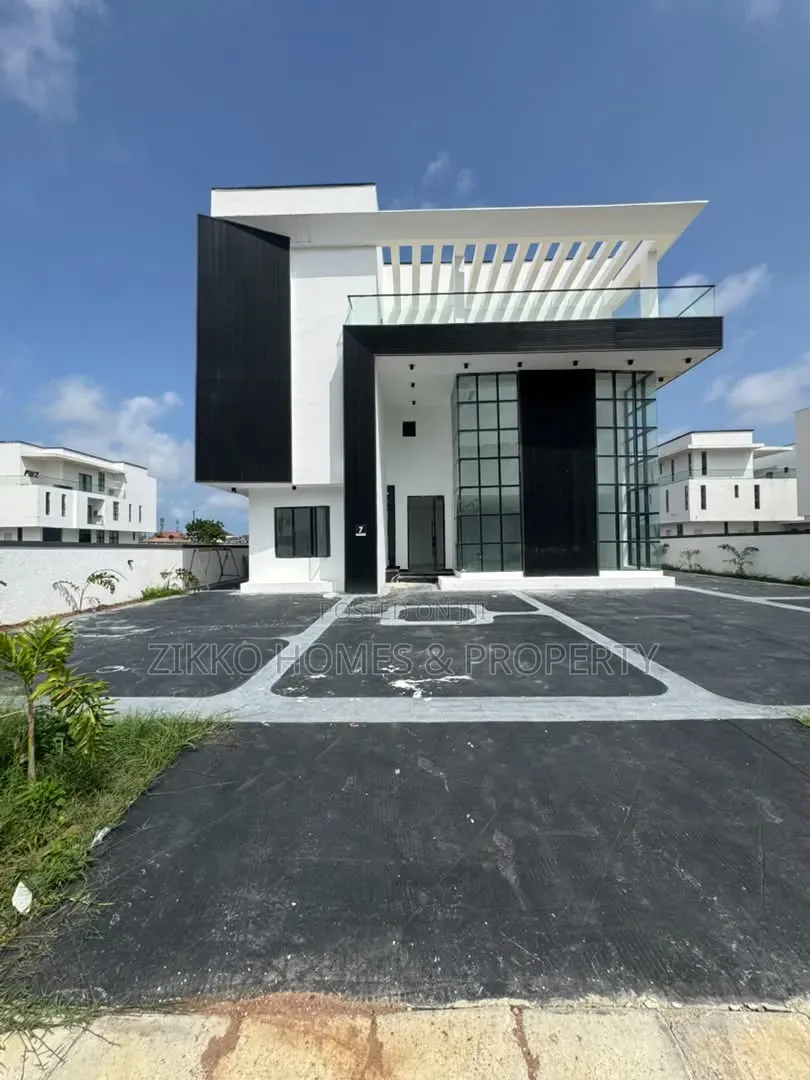 8bdrm Duplex in Ikate for sale in Ikate