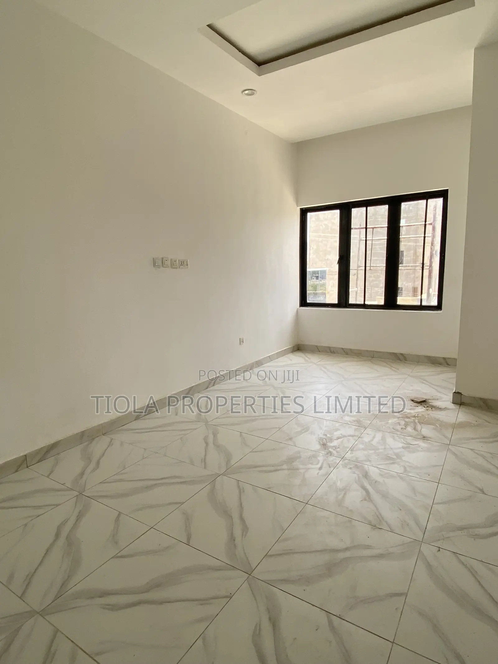 4bdrm Duplex in Lifecamp for sale in Life Camp